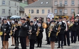 ŚOK - II Festiwal Orkiestr Dętych ˝Muzyczny Śrem &acute;2017˝ - orkiestrowo na śremskim rynku
