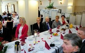 Burmistrz Śremu uhonorował małżeństwa medalami Za Długoletnie Pożycie Małżeńskie