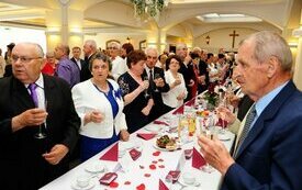 Burmistrz Śremu uhonorował małżeństwa medalami Za Długoletnie Pożycie Małżeńskie