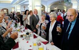 Burmistrz Śremu uhonorował małżeństwa medalami Za Długoletnie Pożycie Małżeńskie
