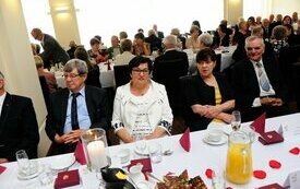 Burmistrz Śremu uhonorował małżeństwa medalami Za Długoletnie Pożycie Małżeńskie