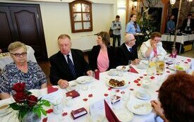 Burmistrz Śremu uhonorował małżeństwa medalami Za Długoletnie Pożycie Małżeńskie