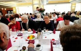 Burmistrz Śremu uhonorował małżeństwa medalami Za Długoletnie Pożycie Małżeńskie