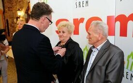 Burmistrz Śremu uhonorował małżeństwa medalami Za Długoletnie Pożycie Małżeńskie