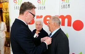 Burmistrz Śremu uhonorował małżeństwa medalami Za Długoletnie Pożycie Małżeńskie