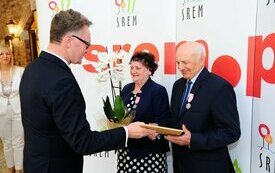 Burmistrz Śremu uhonorował małżeństwa medalami Za Długoletnie Pożycie Małżeńskie