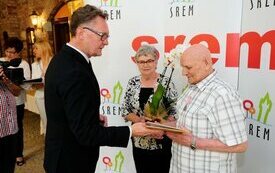 Burmistrz Śremu uhonorował małżeństwa medalami Za Długoletnie Pożycie Małżeńskie