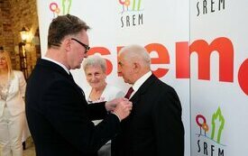 Burmistrz Śremu uhonorował małżeństwa medalami Za Długoletnie Pożycie Małżeńskie