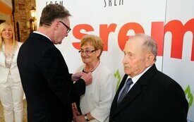 Burmistrz Śremu uhonorował małżeństwa medalami Za Długoletnie Pożycie Małżeńskie
