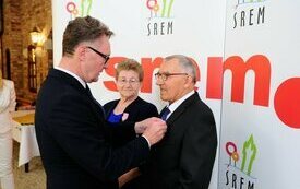 Burmistrz Śremu uhonorował małżeństwa medalami Za Długoletnie Pożycie Małżeńskie