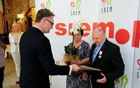 Burmistrz Śremu uhonorował małżeństwa medalami Za Długoletnie Pożycie Małżeńskie
