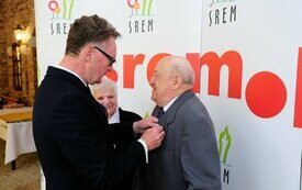 Burmistrz Śremu uhonorował małżeństwa medalami Za Długoletnie Pożycie Małżeńskie