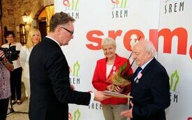 Burmistrz Śremu uhonorował małżeństwa medalami Za Długoletnie Pożycie Małżeńskie