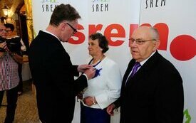 Burmistrz Śremu uhonorował małżeństwa medalami Za Długoletnie Pożycie Małżeńskie