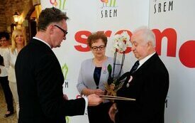 Burmistrz Śremu uhonorował małżeństwa medalami Za Długoletnie Pożycie Małżeńskie