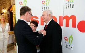 Burmistrz Śremu uhonorował małżeństwa medalami Za Długoletnie Pożycie Małżeńskie