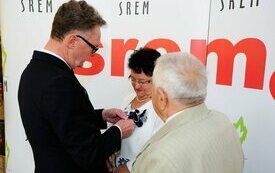 Burmistrz Śremu uhonorował małżeństwa medalami Za Długoletnie Pożycie Małżeńskie