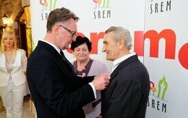 Burmistrz Śremu uhonorował małżeństwa medalami Za Długoletnie Pożycie Małżeńskie