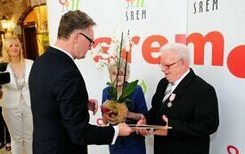 Burmistrz Śremu uhonorował małżeństwa medalami Za Długoletnie Pożycie Małżeńskie