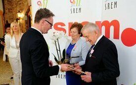 Burmistrz Śremu uhonorował małżeństwa medalami Za Długoletnie Pożycie Małżeńskie