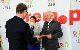Burmistrz Śremu uhonorował małżeństwa medalami Za Długoletnie Pożycie Małżeńskie