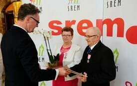 Burmistrz Śremu uhonorował małżeństwa medalami Za Długoletnie Pożycie Małżeńskie