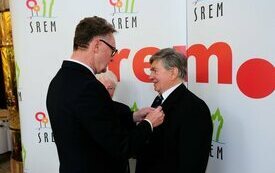 Burmistrz Śremu uhonorował małżeństwa medalami Za Długoletnie Pożycie Małżeńskie