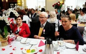 Burmistrz Śremu uhonorował małżeństwa medalami Za Długoletnie Pożycie Małżeńskie