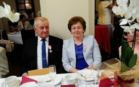 Burmistrz Śremu uhonorował małżeństwa medalami Za Długoletnie Pożycie Małżeńskie