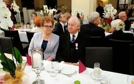 Burmistrz Śremu uhonorował małżeństwa medalami Za Długoletnie Pożycie Małżeńskie