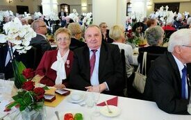 Burmistrz Śremu uhonorował małżeństwa medalami Za Długoletnie Pożycie Małżeńskie
