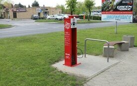 Nowe samoobsługowe stacje naprawy rower&oacute;w w Śremie