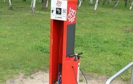 Nowe samoobsługowe stacje naprawy rower&oacute;w w Śremie