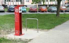 Nowe samoobsługowe stacje naprawy rower&oacute;w w Śremie