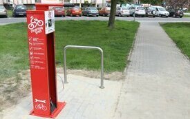 Nowe samoobsługowe stacje naprawy rower&oacute;w w Śremie