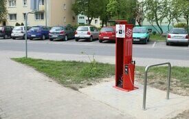 Nowe samoobsługowe stacje naprawy rower&oacute;w w Śremie