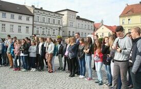 Happening ekologiczny &bdquo;Kochasz Dzieci &ndash; Nie Pal Śmieci&rdquo;