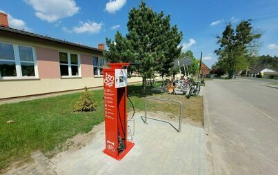 Zdjęcie do Nowe stacje naprawy rower&oacute;w w gminie Śrem - zrealizowany projekt BOŚ