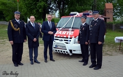 Zdjęcie do ​Nowy samoch&oacute;d dla Ochotniczej Straży Pożarnej w Pyszącej