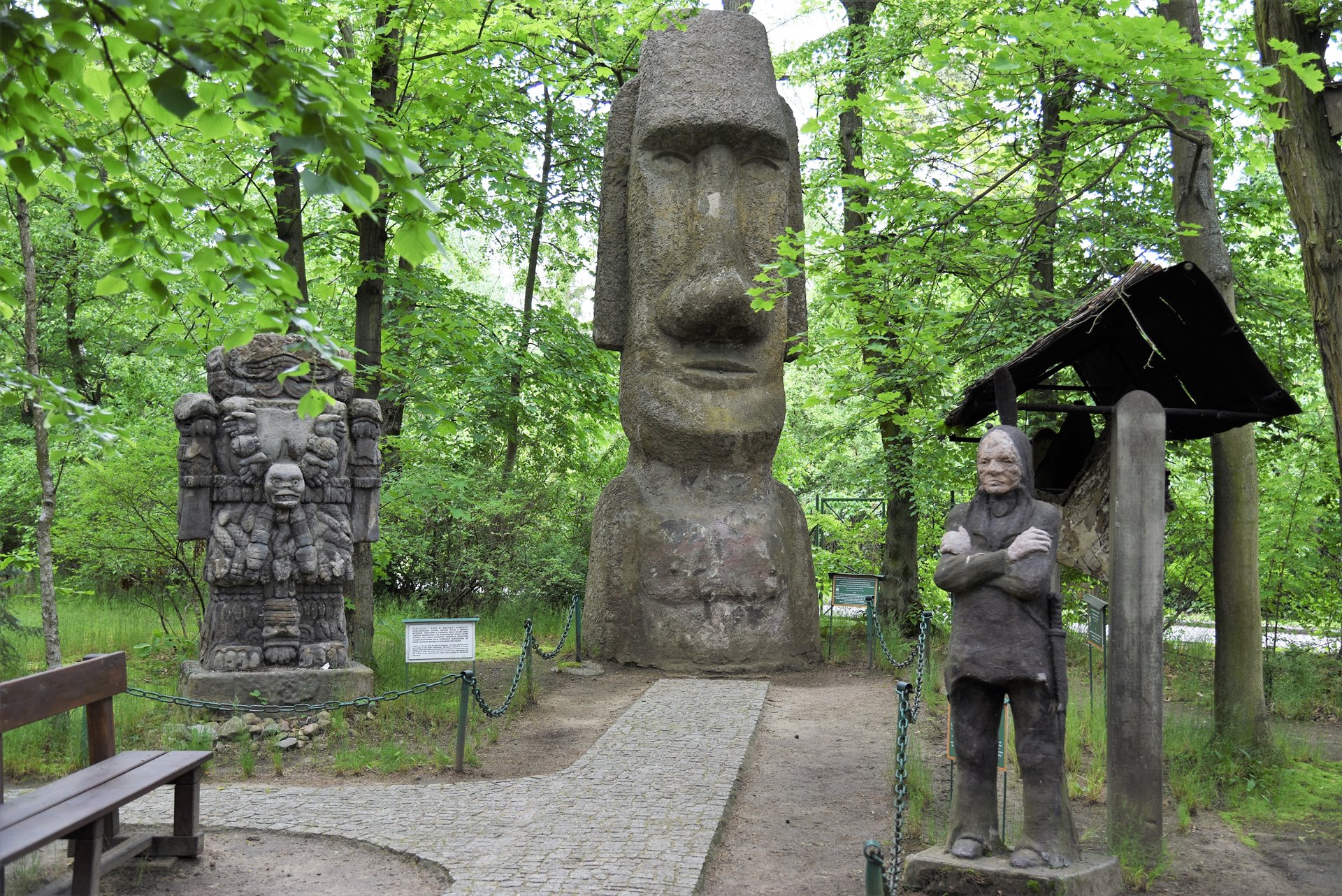 Kopie-s-eynnych-rze-¦b-w-Muzeum-Arkadego-Fiedlera-w-Puszczykowie-(fot-Marek-Fiedler).JPG